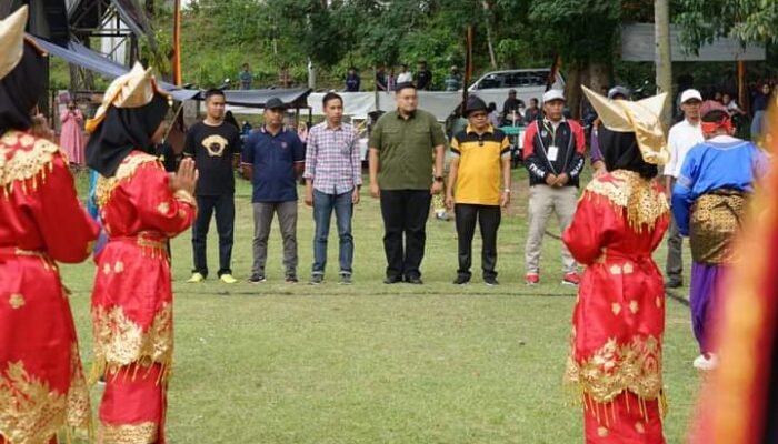 Wakil Bupati Richi Aprian Buka Open Turnamen Simawang Old Star Cup I 2022 Tanah Datar
