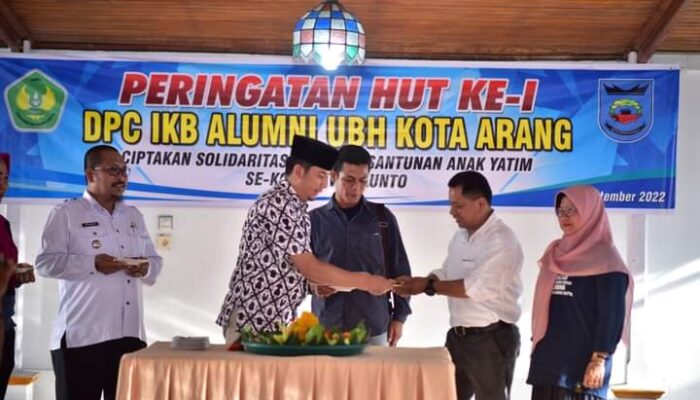 Peringati HUT 1 Tahun, IKB Alumni UBH Kota Arang Santuni Anak Yatim di Sawahlunto