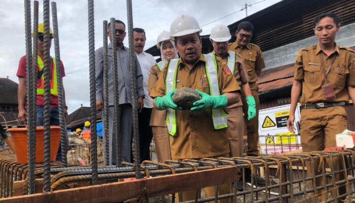 Dinas Perindagkop dan UKM Agam Renovasi Pasar Tradisional Maninjau