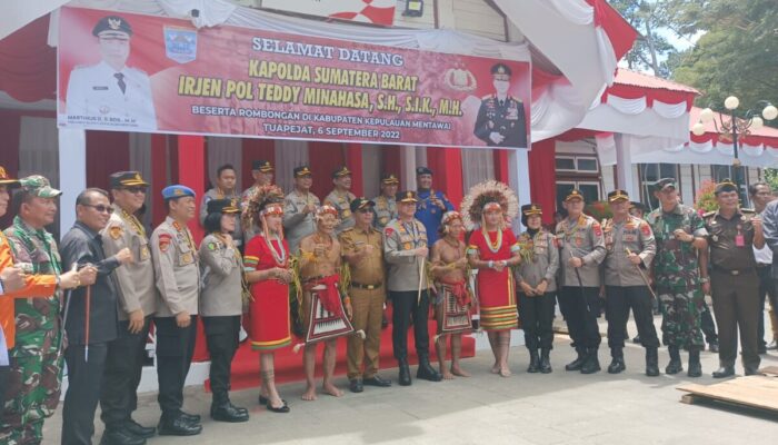 Kapolda Sumbar Irjen Pol Teddy Minahasa Akan Fasilitasi Putra Putri Terbaik Mentawai yang Ingin Bergabung Bersama Polri