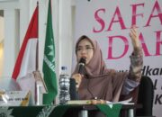 Safari Dakwah di Pontren Kauman Padang Panjang, Ustadzah Oki Septiana Dewi Ingatkan Amalan “Doa Anak Shaleh”
