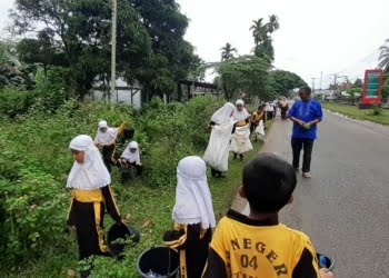 Pesan Siswa SDN 04 Sitiung Dharmasraya: Bapak/Ibu, Jangan Buang Sampah Sembarangan Lagi Ya!