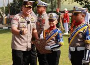 Apresiasi Pocil dan Paskibraka, Kapolres Sijunjung Berikan Penghargaan