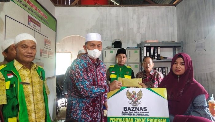 Sebanyak Delapan KK Korban Banjir Air Napal Terima Bantuan Bedah Rumah 