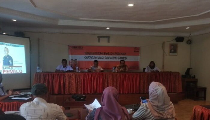 Bawaslu Solok Selatan Sosialisasikan Peraturan dan Produk Hukum non Peraturan