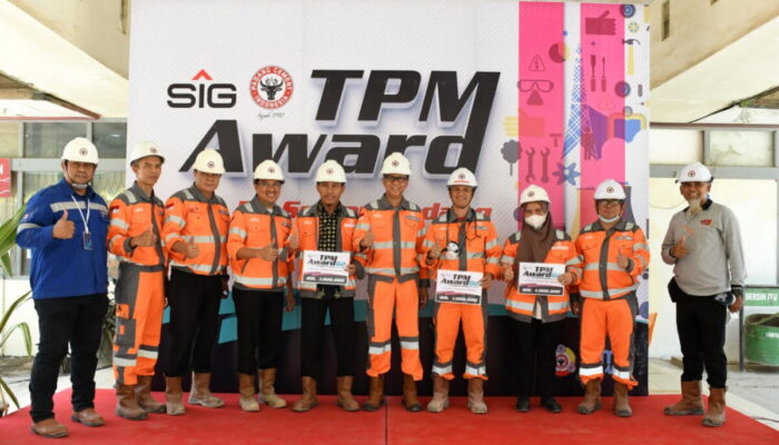 Implementasi TPM, PT Semen Padang Anugerahi TPM Award untuk 6 SGA