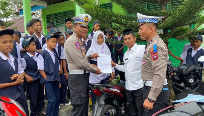 Tekan Angka Kecelakaan, Satlantas Polres Agam Sosialisasi Tertib Lalu Lintas ke Sekolah