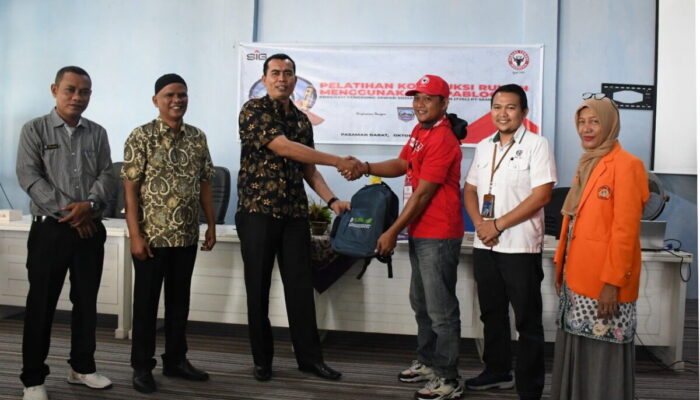 PT Semen Padang Latih Tukang di Pasaman Baat Gunakan Sepablock