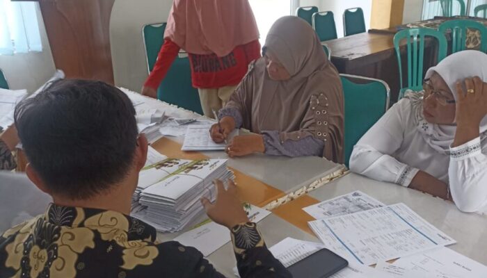 Bupati Eka Putra Minta Dinas Pertanian Segera Bagikan Kartu Tani Pada Para Petani