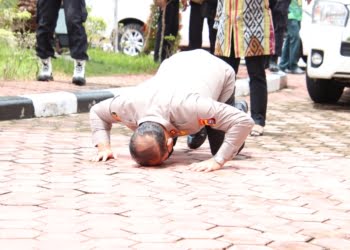Tiba di BIM, Kapolda Sumbar Irjen Pol Suharyono Sujud Syukur