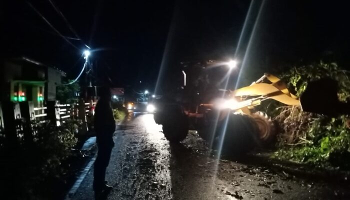 Jalan Raya Bukittinggi-Medan Longsor, Pagi Ini Telah Bisa Dilalui