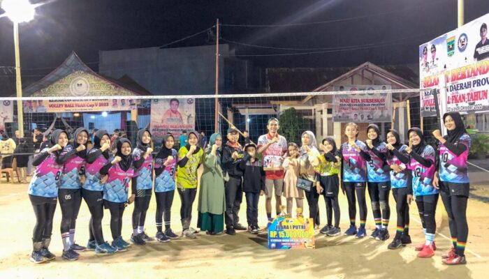 Tim Bola Voli Putri BMJ Dharmasraya Pemuncak Turnamen U-17 FKAN Cup Se-Sumatra Barat