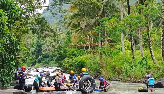 BUMNag Jaya Bersama Pagaruyung Melepas Lelah dengan Basihanyuik di Batang Selo