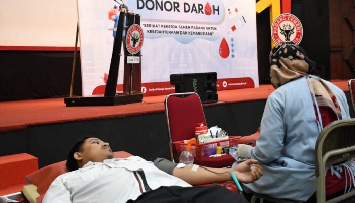 Peringati HUT Ke-21 FSP-ISSI, Serikat Pekerja PT Semen Padang Gelar Donor Darah