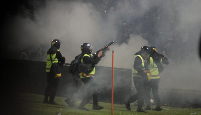 Tragedi Maut Kanjuruhan: Polri Tetapkan 6 Tersangkan, Direktur LIB dan Ketua Panpel Arema FC