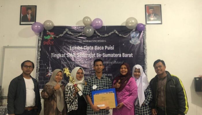 Pelajar SMA Praja Nusantara Sumbar Farrel Prayuda Raih Peringkat 1 Lomba Cipta dan Baca Puisi Tingkat Sumatra Barat