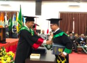 Rektor Riki Saputra: Wisudawan UM Sumbar Harus Siap Hadapi Tantangan