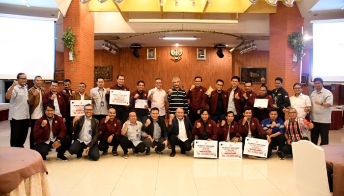 Dirut Semen Padang Apresiasi 5 Tim Inovasi yang Raih Predikat Tertinggi IQPC 2022