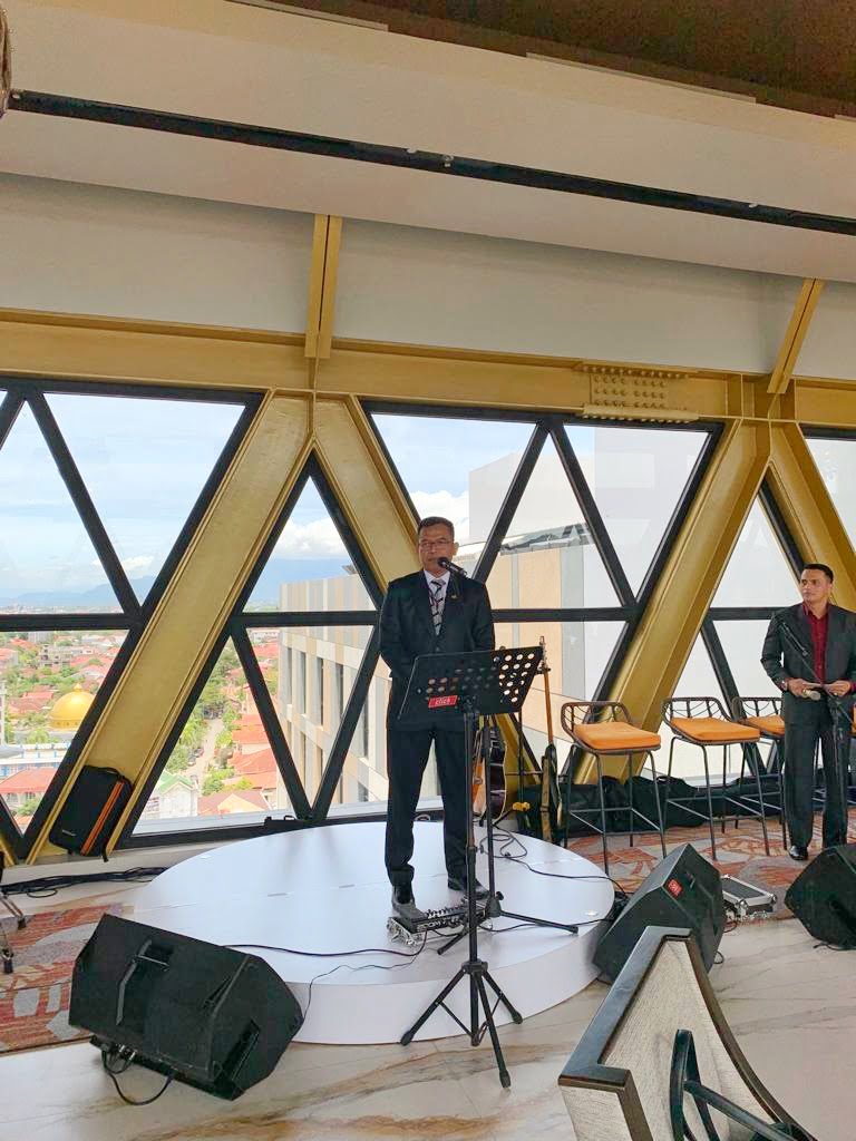 General Manager Hotel Santika Premiere Padang, Ainur Rofiq Mustamar