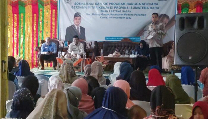 Tercatat Puluhan Kasus Stunting, BKKBN Sumbar Bersama DPR RI Lakukan Penyuluhan di Batang Gasan