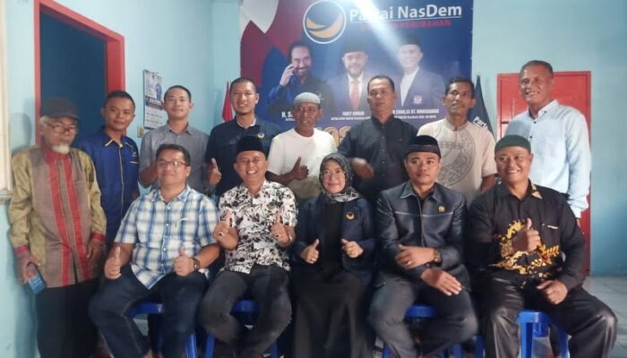 Pengusaha Sukses Andri Jonpito Anuar Diantar Keluarga Besar Daftar ke NasDem Bacalon DPRD Lima Puluh Kota