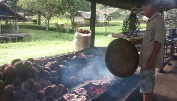 Pondok Ikan Bakar Bukit Senyum Sediakan Menu Khas Ikan Bakar Bumbu Kari Hijau