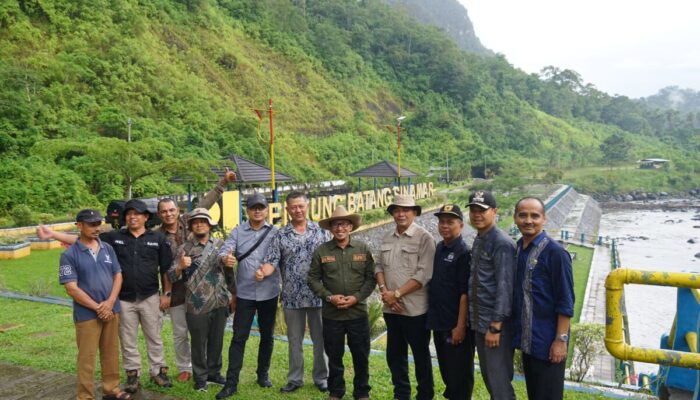 Bupati Tanah Datar dan Anggota Dewan Tinjau Jembatan Lubuk Pauah Lareh Aie