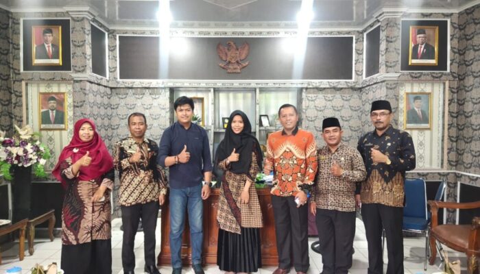 Direktorat Pendidikan Islam Kemenag RI Lakukan Monev EMIS di MTsN 1 Padang