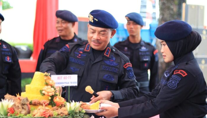 Kapolda Sumbar Irjen Pol Suharyono Pimpin Acara Syukuran HUT Brimob Polri ke-77