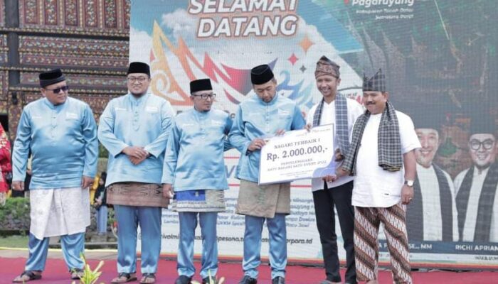 Nagari Pangian Terbaik Penyelenggaraan Program Satu Nagari Satu Iven Tanah Datar