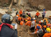 Polri Temukan Jenazah Ibu dan Anak Sedang Berpelukan Tertimbun Tanah Longsor Cianjur