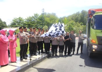 Kapolda Sumbar Irjen Pol Suharyono Lepas Bantuan Kemanusiaan untuk Korban Gempa Bumi di Cianjur