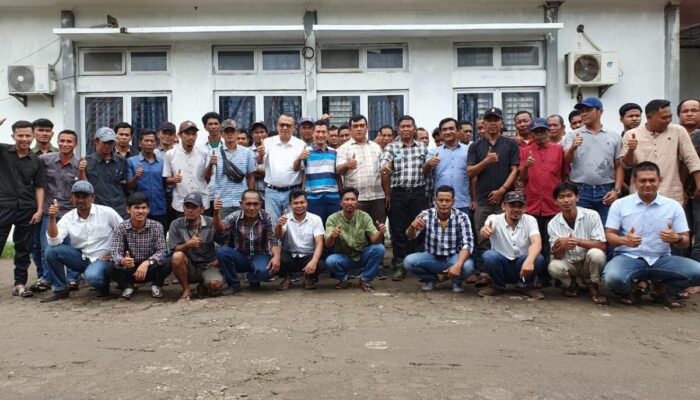 Sebanyak 138 Warga Air Bangis Jadi TKBM di Teluk Tapang&nbsp;