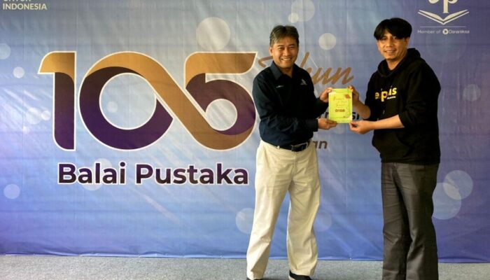 Balai Pustaka Terbitkan Novel “Rumah di Tengah Sawah” Karya Penulis Padang Panjang