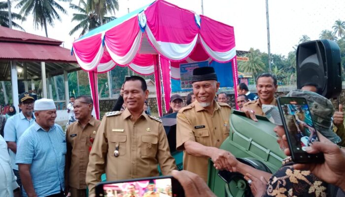 13 Gapoktan di Kota Pariaman Terima Bantuan Mesin Perontok Padi dan Jagung