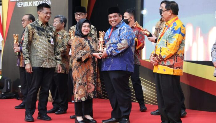 Di Bawah Kepemimpinan Suhatri Bur, Padang Pariaman Raih Segudang Penghargaan