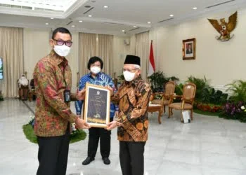 Catat Sejarah! PLN Bersama Dirutnya Raih 15 Proper Emas dan CEO Green Leadership Utama dari KLHK