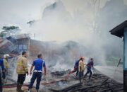 Dua Rumah Warga dan Warung Pecah Belah Dilalap Si Jago Merah di Jorong Dalam Koto