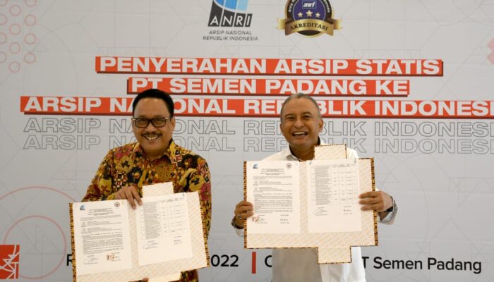 PT Semen Padang Serahkan 124 Berkas Arsip Statis ke ANRI