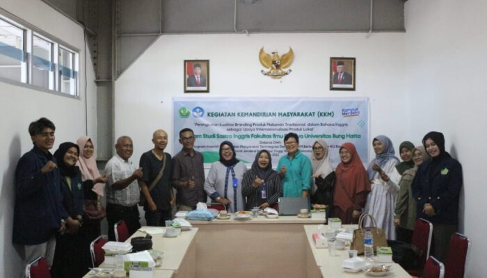 Tim PKM Prodi Sastra Inggris UBH Bantu UMKM Makanan Lokal Menuju Internasional
