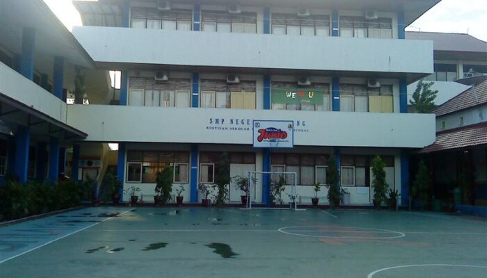 Sembilan Guru di SMPN 1 Padang Dimutasi, Kepala Sekolah Jadi Guru Biasa