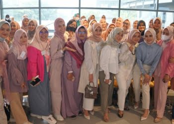 Sesi Inspiring Talkshow bersama Nur Asia Uno (tokoh penggiat pemberdayaan perempuan dan Penasihat Dharma Wanita Persatuan Kementerian Pariwisata dan Ekonomi Kreatif RI) di acara Women's Space, Jakarta, Sabtu (28/1). IST