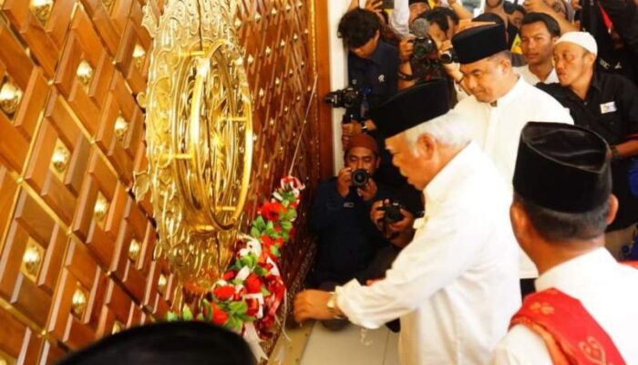 Menteri Basuki Resmikan Masjid Agung Dharmasraya