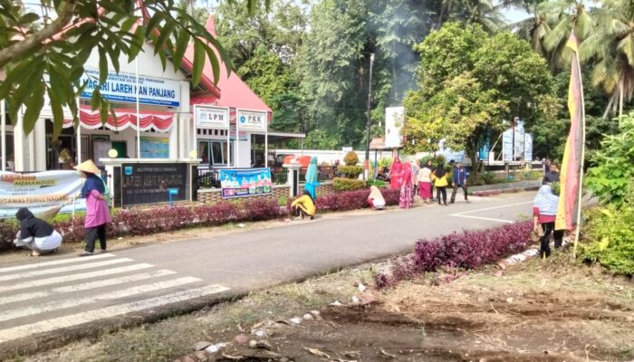 Semangat PKK Nagari LNP Padang Pariaman, Tata Keindahan Taman Sambil Berkebun Ketahanan Pangan