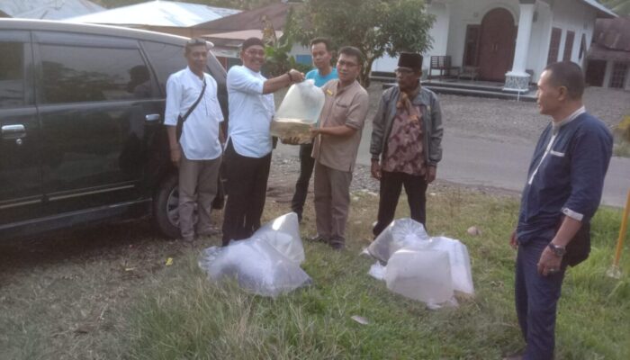 Nagari Lareh Nan Panjang Selatan Terima Bibit Ikan dari Dinas Perikanan Padang Pariaman