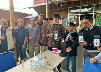 Kunjungi Rumah Kopi Solok, Gubernur Mahyeldi Rasakan Sensasi Kopi Asli Sirukam