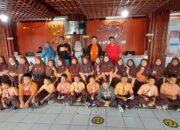 Di Tengah Gempuran Digital, Kantor Pos Bukittinggi Tradisikan Kembali Berkirim Surat Sejak SD