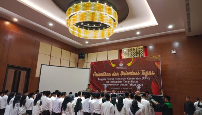 KPU Lantik Anggota PPK Se-Tanah Datar