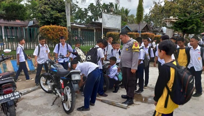Bhabinkantibmas Razia di SMPN 1 IV Koto Aur Malintang, Siswa Langsung Panik