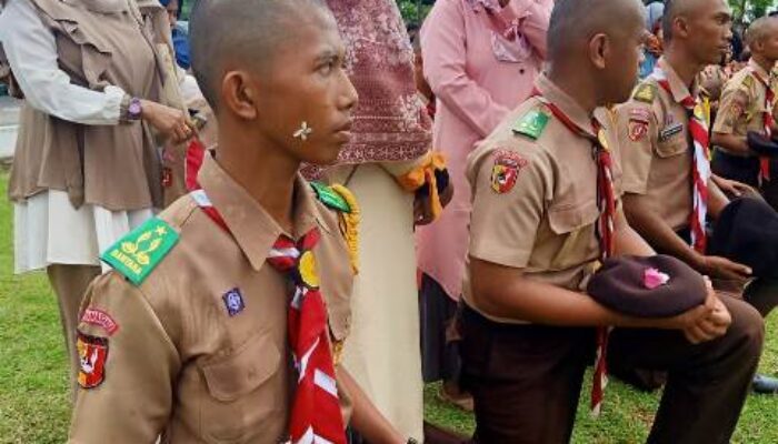 Isak Tangis Orang Tua, 38 Anggota Bintara Saka Bhayangkara Polres Dharmasraya Mandi Kembang